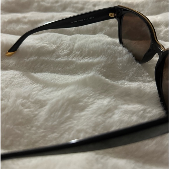 NWOT Tory Burch TY9042 Black with Gold Trim Sunglasses - Picture 5 of 7